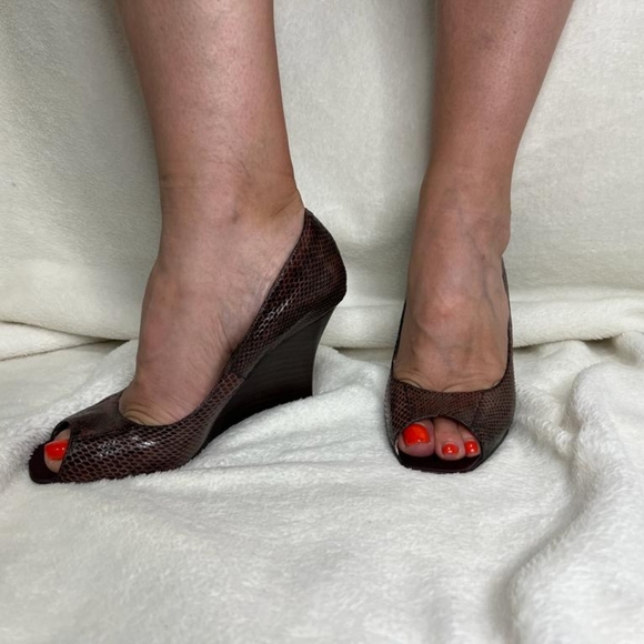Bandalino Open Toe Wedge - Size 7 - Picture 2 of 5